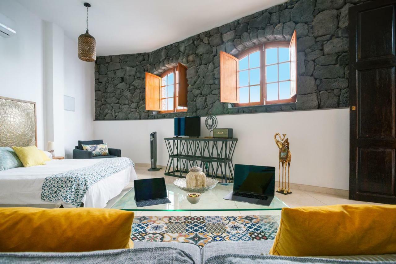 El Charco Suites Arrecife  Exterior photo